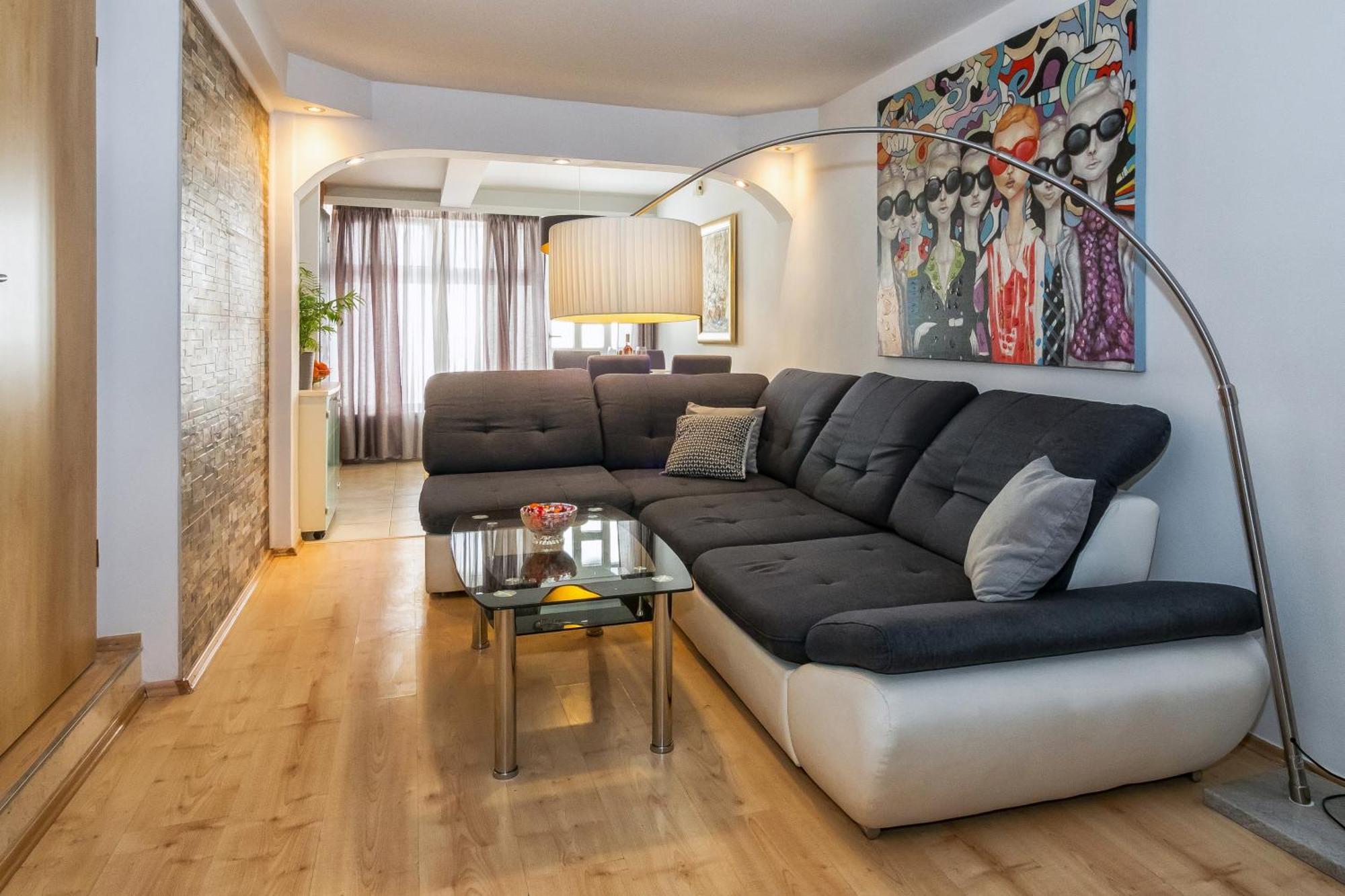 Relaxing 2bd Apartment, Ground Floor - Walk To Old Town Apartment Split