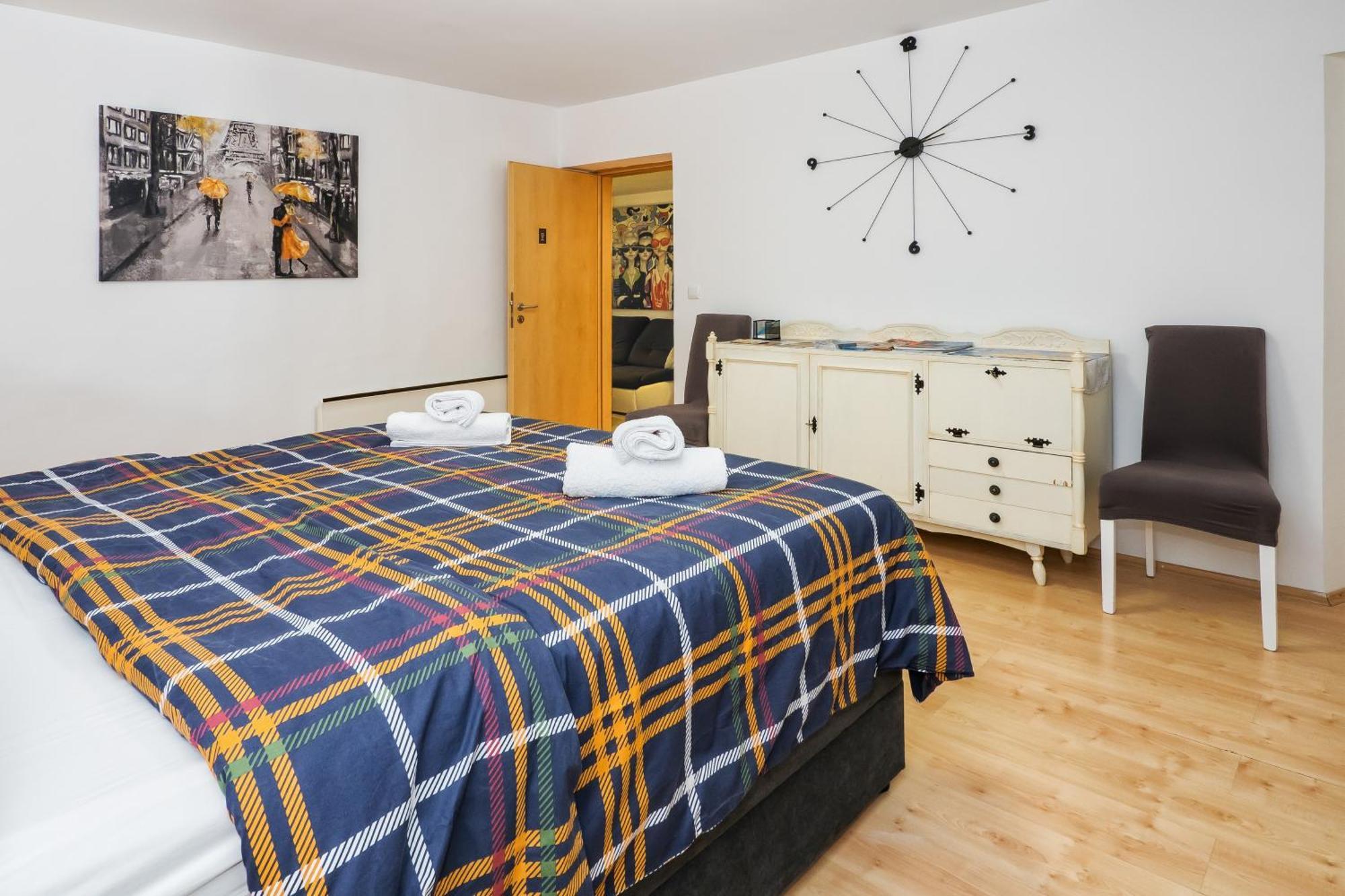 Relaxing 2bd Apartment, Ground Floor - Walk To Old Town Apartment Split