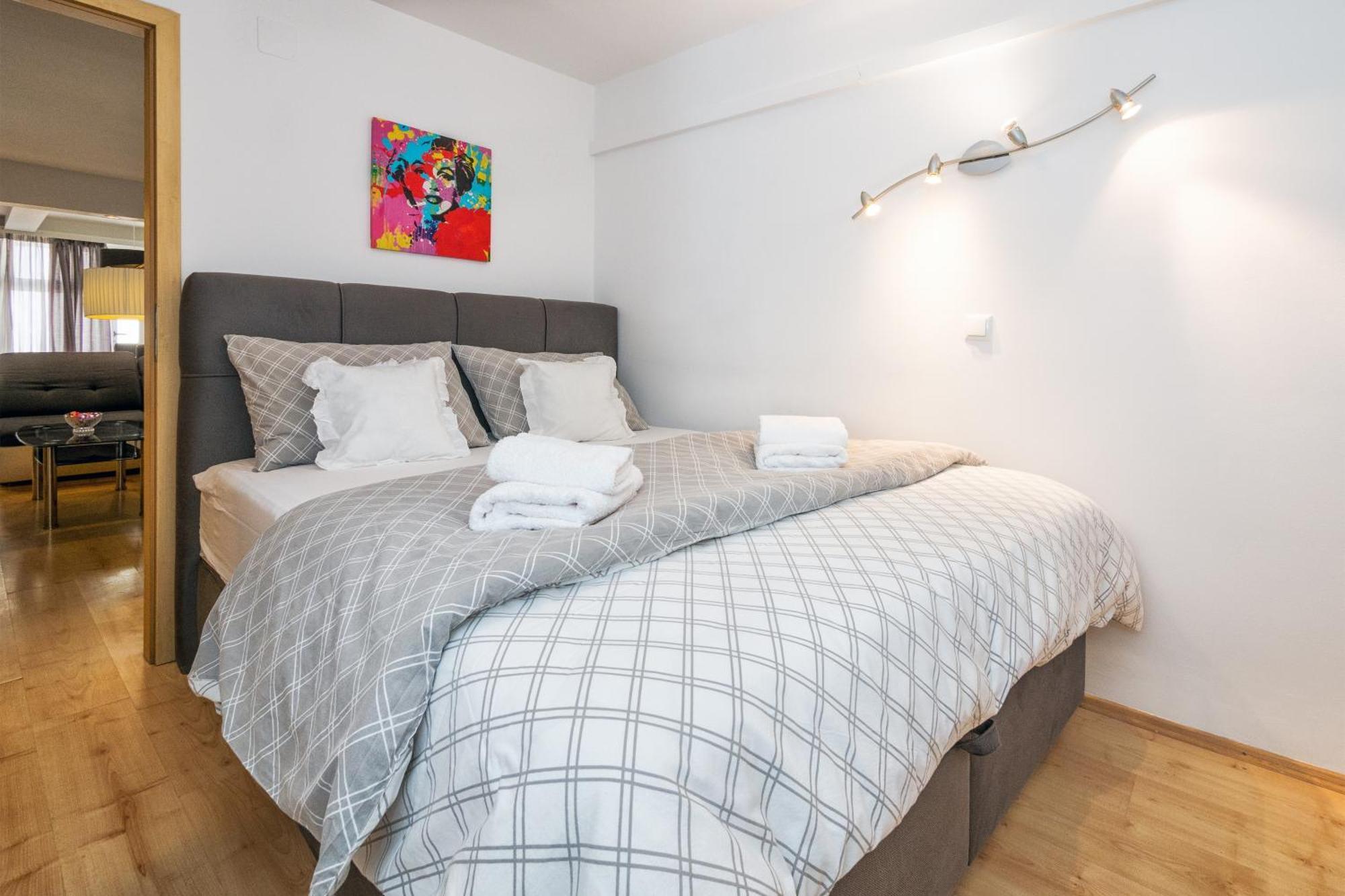 Relaxing 2bd Apartment, Ground Floor - Walk To Old Town Apartment Split