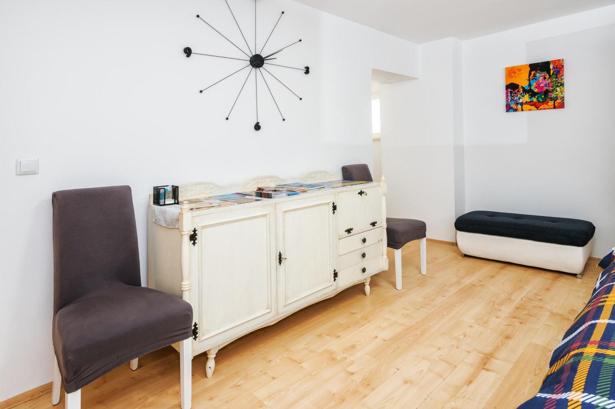 Relaxing 2bd Apartment, Ground Floor - Walk To Old Town * Split