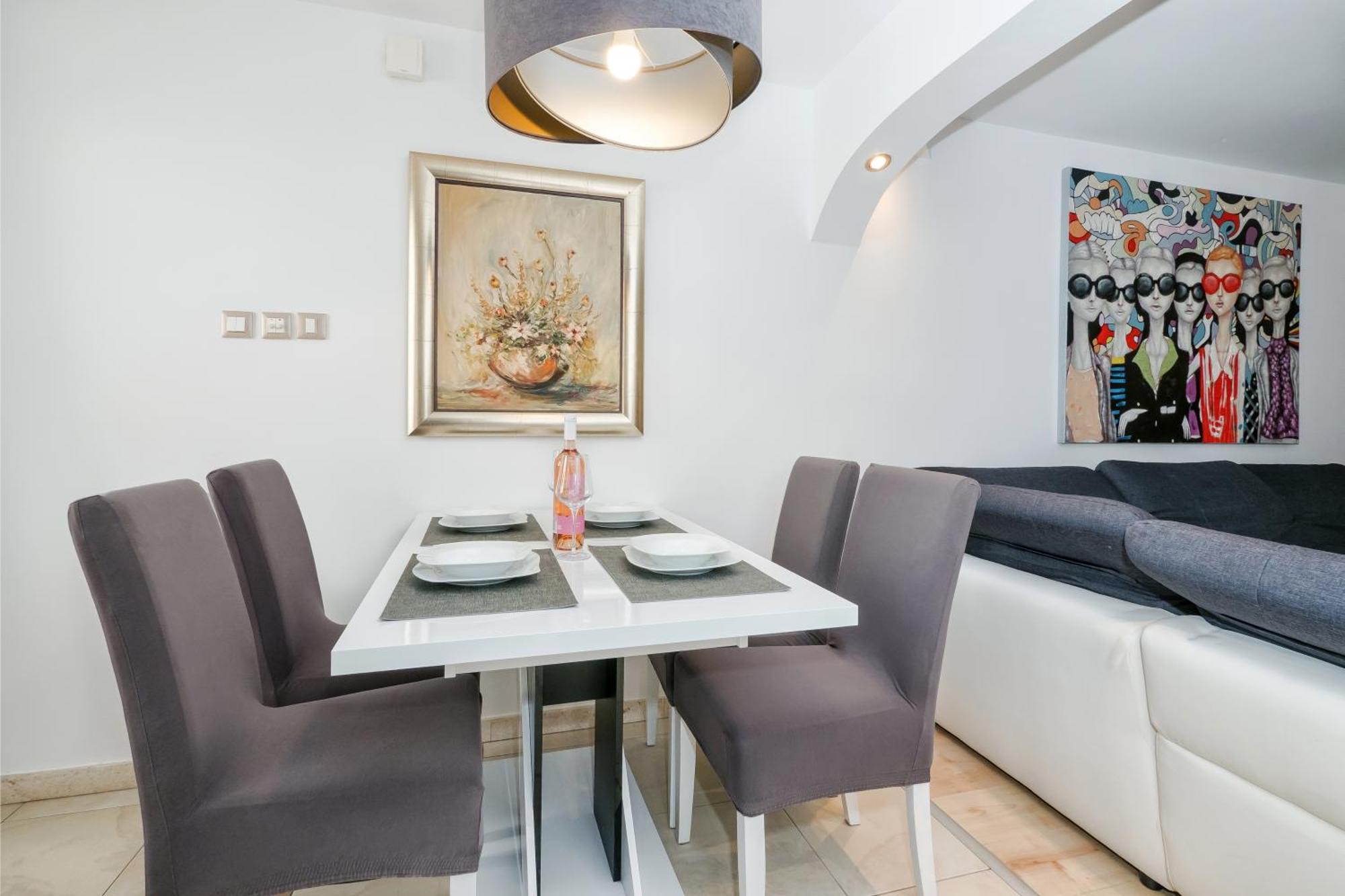 Apartment Relaxing 2bd Apartment, Ground Floor - Walk To Old Town Split